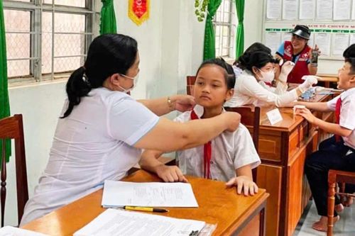 Y tế học đường: Nhiều khó khăn, thách thức