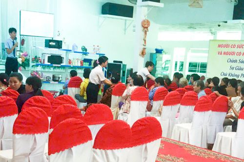 Lật tẩy chiêu trò 'núp bóng' hội thảo bán hàng giá cao