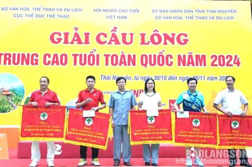 Vận động viên Lạng Sơn đoạt 2 huy chương vàng tại Giải cầu lông trung cao tuổi toàn quốc năm 2024