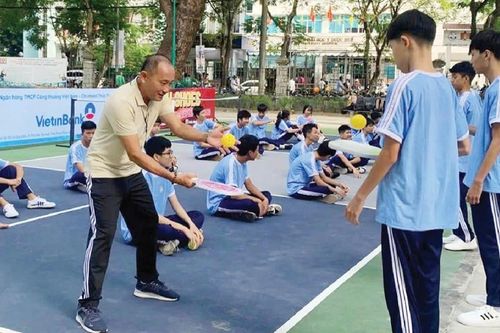 Đa dạng hóa hoạt động thể thao cho học sinh hệ 9+