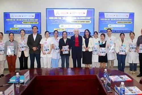 Đào tạo hồi sức sơ sinh cho cán bộ y tế