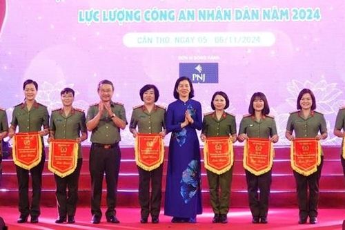 Sôi nổi chung kết Hội thi Cán bộ Hội Phụ nữ cơ sở giỏi lực lượng CAND