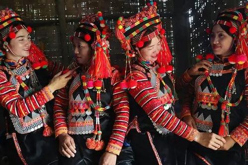 Đặc sắc trang phục các dân tộc vùng Đông Bắc