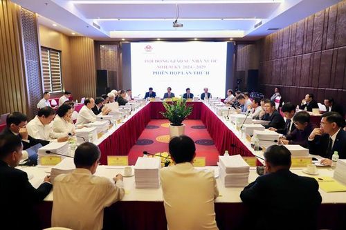 Công nhận 615 ứng viên đạt tiêu chuẩn chức danh Giáo sư, Phó Giáo sư