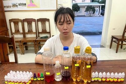 Cô gái mua tinh dầu chứa ma túy về bán cho 'dân chơi' tẩm vào thuốc lá
