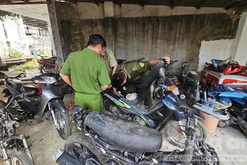 Đồng Nai: Phát hiện hàng chục xe máy không rõ nguồn gốc bên trong căn nhà