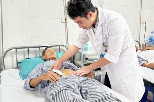 Người đàn ông ở Quảng Ninh phát hiện ung thư tuyến tiền liệt từ dấu hiệu nhiều nam giới Việt bỏ qua