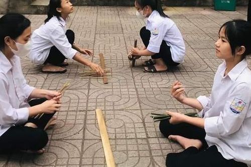 Hình ảnh khác lạ ở những ngôi trường nói không với điện thoại