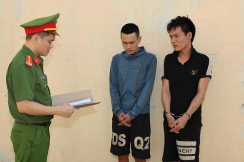 Bắt 'nóng' nhóm đối tượng trộm cắp dây cáp điện