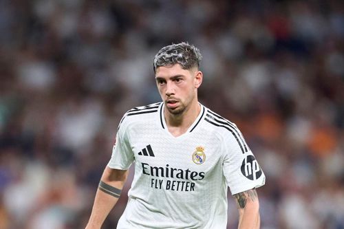 HLV Ancelotti đáp trả khi bị vợ Valverde chỉ trích