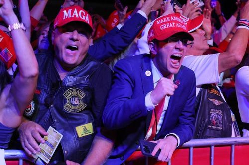 Người ủng hộ bùng nổ sau chiến thắng của ông Trump