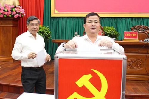 Thực hiện giới thiệu nhân sự kiện toàn chức danh Bí thư Tỉnh ủy