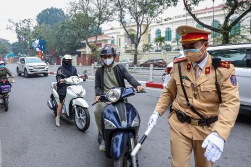 Người bị trừ hết điểm giấy phép lái xe phải học lại luật giao thông