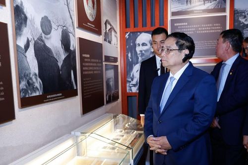 Vun đắp tình hữu nghị Việt Nam - Trung Quốc
