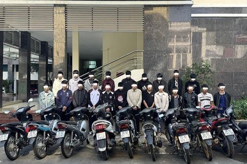 Khởi tố 25 đối tượng tụ tập đánh nhau, gây mất trật tự