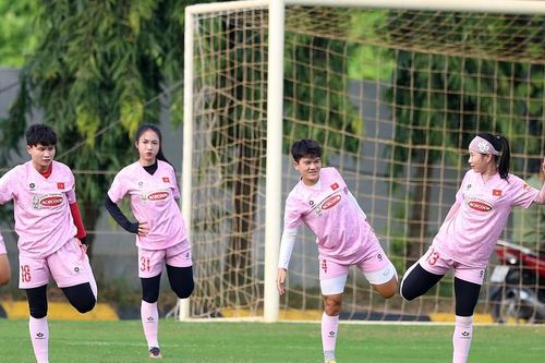 UEFA, AFC hỗ trợ bóng đá nữ Việt Nam