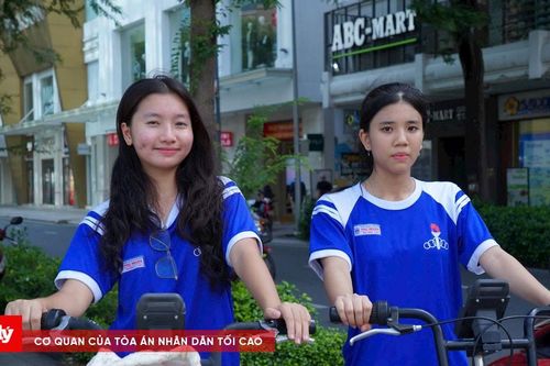 Xe đạp công cộng ở TP.HCM than... phí vỉa hè