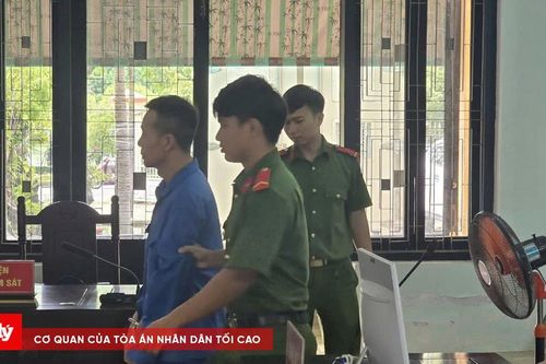 12 năm tù cho tài xế taxi đâm đồng nghiệp vì mâu thuẫn đậu đỗ xe