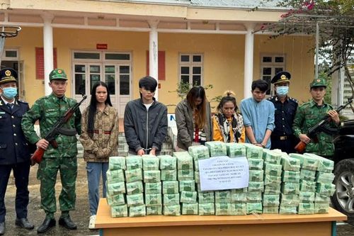 Phát hiện 70kg ma túy ở ghế ngồi, bình xăng xe