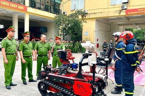 Hà Nội ra mắt 2 tổ Cảnh sát chữa cháy và cứu nạn cứu hộ đặc biệt tinh nhuệ