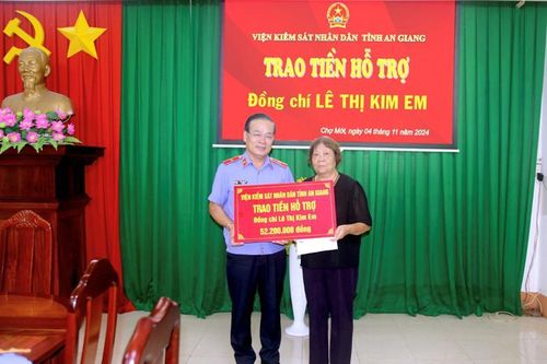 Thăm hỏi, hỗ trợ gia đình nguyên Lãnh đạo ngành Kiểm sát An Giang