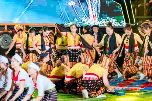 Phát huy bản sắc văn hóa các dân tộc thiểu số ở Nghệ An