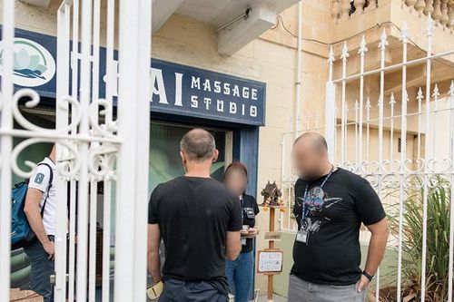 Interpol bắt hơn 2.500 nghi phạm buôn người trong chiến dịch truy quét toàn cầu