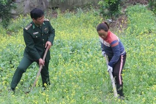 Phó Bí thư Đảng ủy mang quân hàm xanh- Bài 1: Xóa đói, giảm nghèo vùng phên dậu Tổ quốc