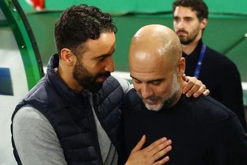Pep Guardiola nói gì sau khi Man City thua đậm Sporting?
