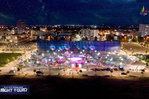 Bình Sơn Ocean Park Ninh Thuận khai mở 'night tour' cuối năm với màn ra mắt quảng trường ánh sáng rực rỡ