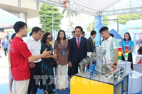 Khai mạc chuỗi Triển lãm về ngành công nghệ nước và môi trường
