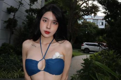 Bạn gái Vũ Văn Thanh khoe dáng nét căng sau khi xuất viện