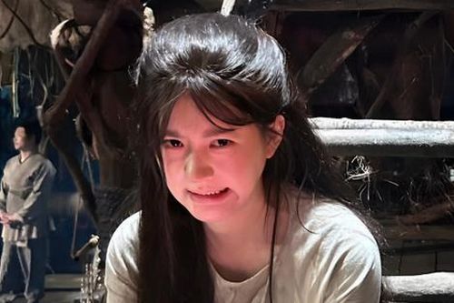 Cảnh không lên sóng trong Rèm Ngọc Châu Sa bóc trần con người thật của Triệu Lộ Tư