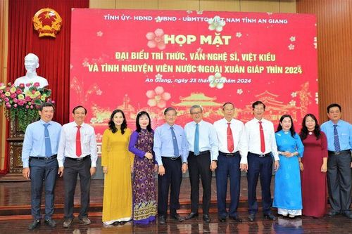 Xây dựng đội ngũ trí thức lớn mạnh, chất lượng cao