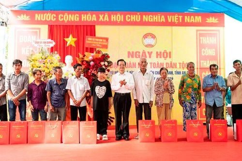 Hân hoan Ngày hội Đại đoàn kết toàn dân tộc