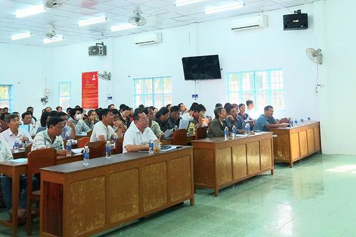 Tập huấn kiến thức an toàn thực phẩm ngành công thương tại huyện Phú Tân