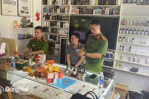 Phát hiện nhiều cơ sở kinh doanh thuốc lá điện tử không rõ nguồn gốc tại Biên Hòa
