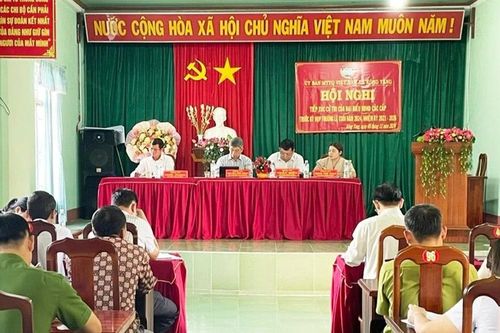 Đại biểu HĐND tỉnh tiếp xúc cử tri xã Kông Yang