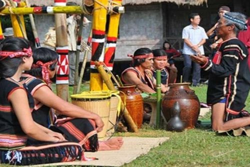 Lễ báo hiếu của người Jrai