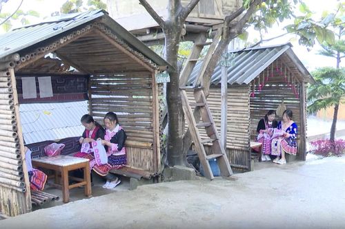 Phát triển du lịch cộng đồng ở Pu Sam Cáp