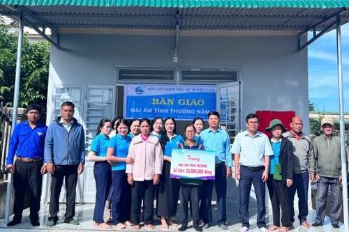 Bàn giao Mái ấm tình thương cho hội viên phụ nữ