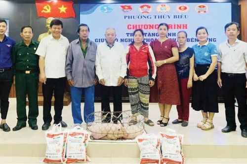 Tạo sự đồng thuận, chung tay vì người nghèo