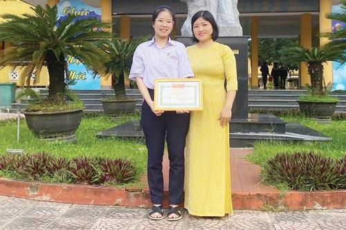 Cô nữ sinh nhiều lần đoạt giải môn ngữ văn cấp tỉnh