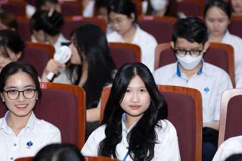 Năm 2025, Trường Đại học Công thương TP. Hồ Chí Minh xét tuyển thêm các tổ hợp khối C