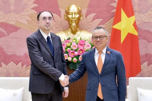 Phó Chủ nhiệm Ủy ban Đối ngoại Nguyễn Mạnh Tiến tiếp Đại sứ Armenia tại Việt Nam
