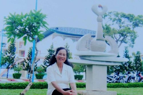 Như đóa sen tỏa ngát hương đời