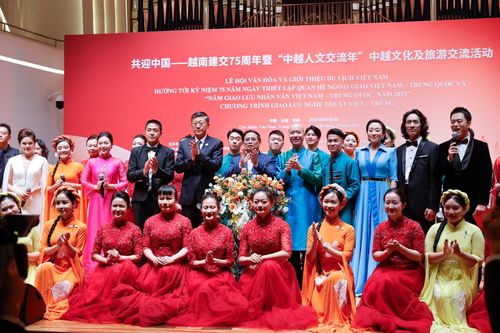 Thủ tướng Phạm Minh Chính dự lễ hội văn hóa - du lịch Việt Nam tại Vân Nam - Trung Quốc
