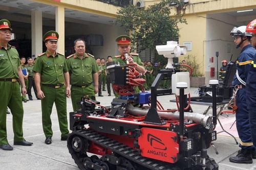 Hà Nội: Ra mắt 2 Tổ Cảnh sát chữa cháy và cứu nạn, cứu hộ đặc biệt tinh nhuệ