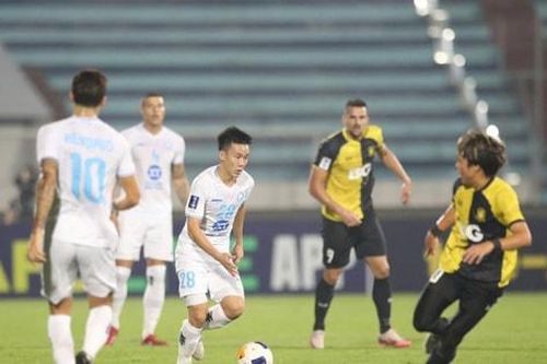 Nam Định ngược dòng giành chiến thắng trước đội bóng Singapore ở Cúp C2 châu Á