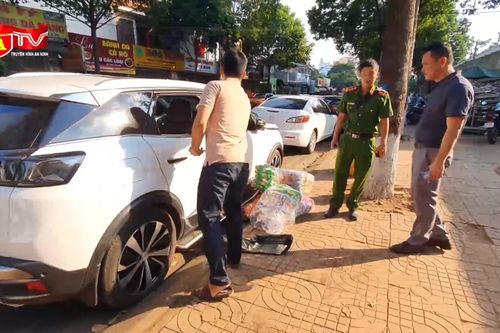 Gã 'đạo chích' bám theo người rút tiền ở ngân hàng để trộm cắp
